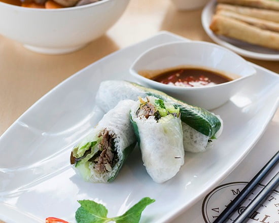 Beef with Betel Leaves Rice Paper Roll